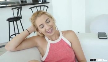 Blue Angel and Yoha licking their cunt outdoor